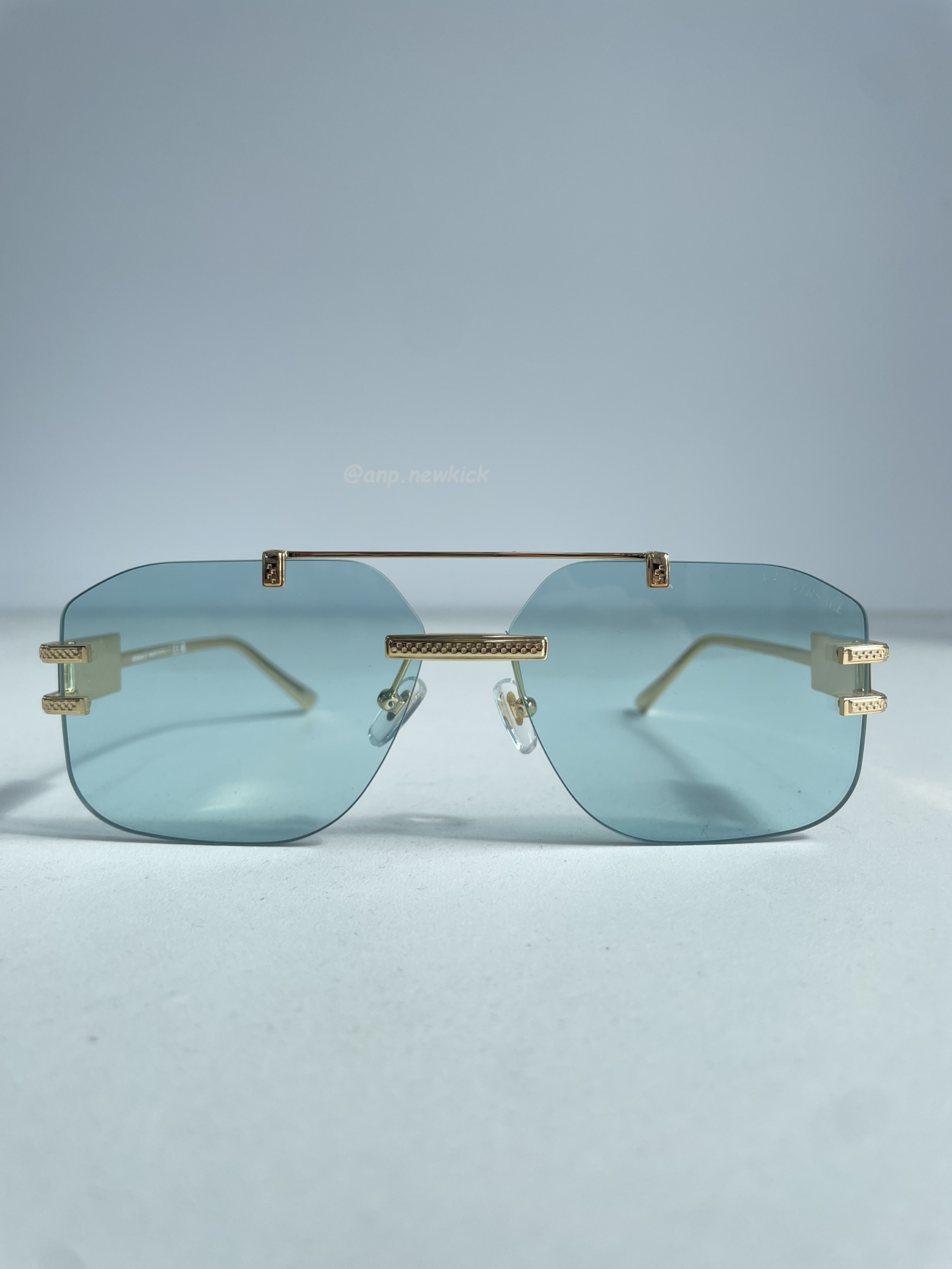 Versace Damier Plaque Sunglasses Black Gold (4) - www.newkick.org Versace Damier Plaque Sunglasses Black Gold (4) - www.newkick.org
