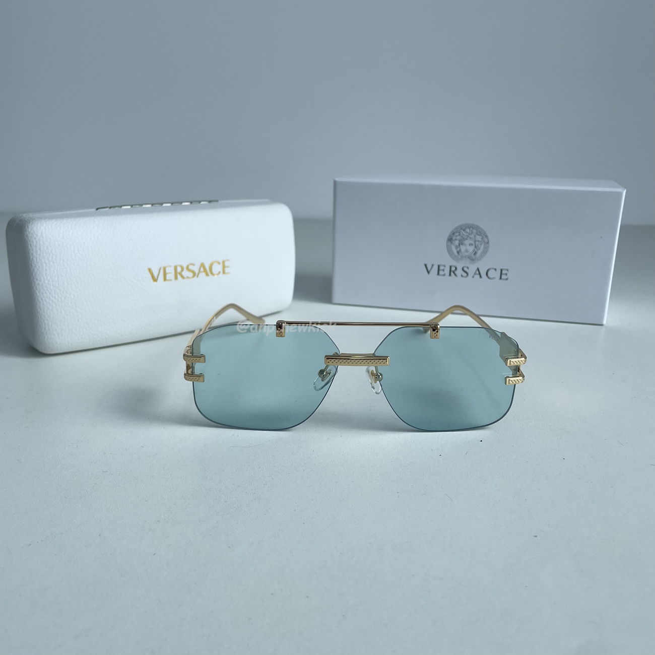 Versace Damier Plaque Sunglasses Black Gold (7) - www.newkick.org Versace Damier Plaque Sunglasses Black Gold (7) - www.newkick.org