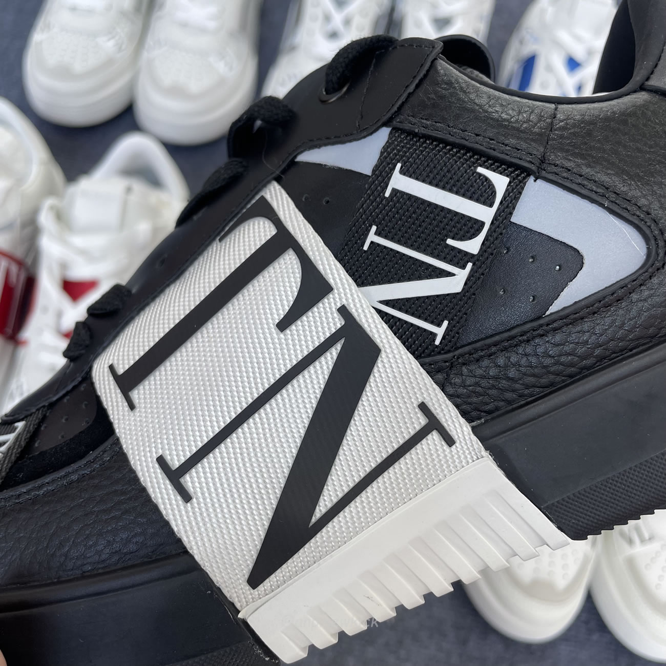 Valentino Garavani Vl7n Sneaker Low Top White Black Grey Red Blue Ys0c58wrq 24p (16) - www.newkick.vip Valentino Garavani Vl7n Sneaker Low Top White Black Grey Red Blue Ys0c58wrq 24p (16) - www.newkick.vip