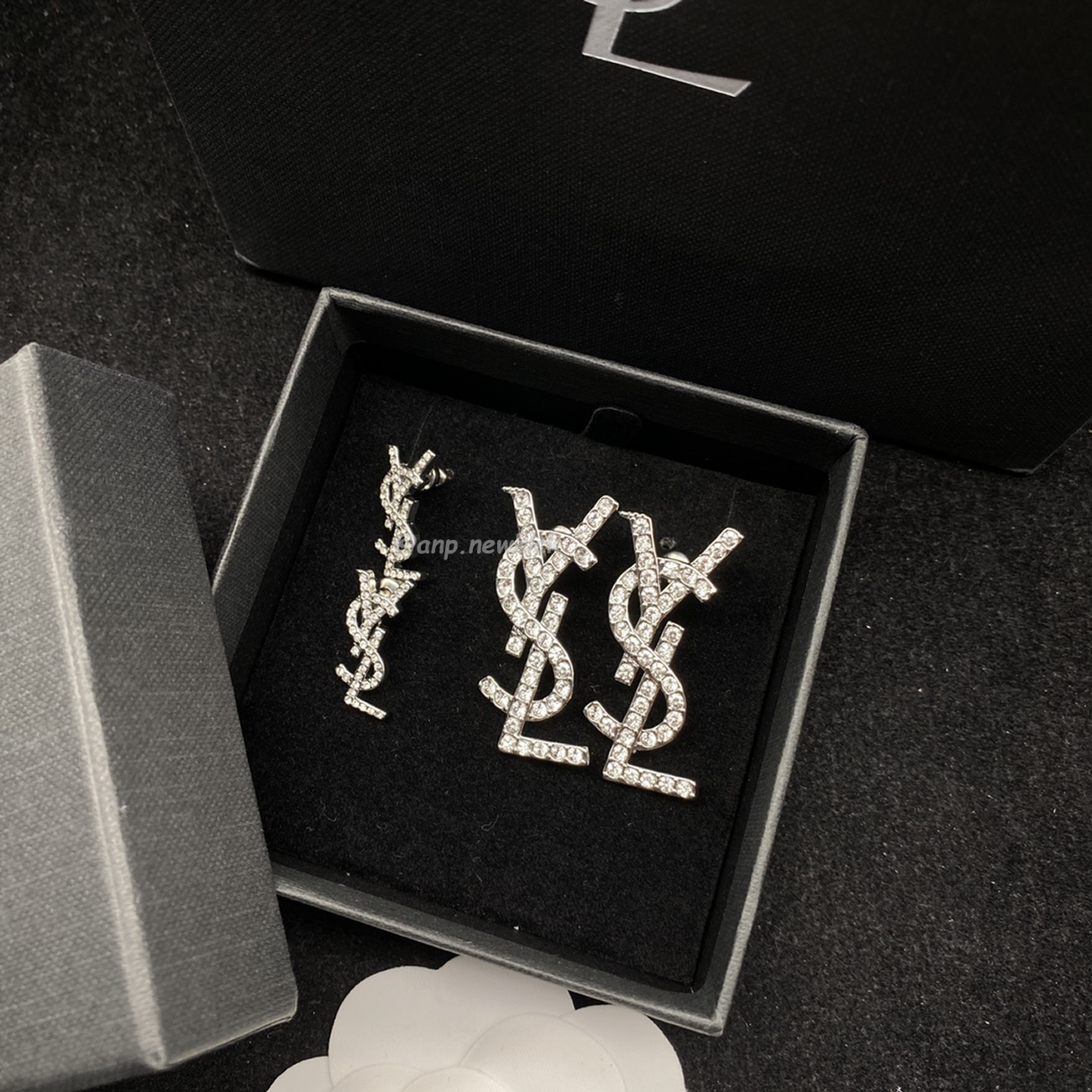Saint Laurent Ysl Earrings 2 (1) - www.newkick.org Saint Laurent Ysl Earrings 2 (1) - www.newkick.org