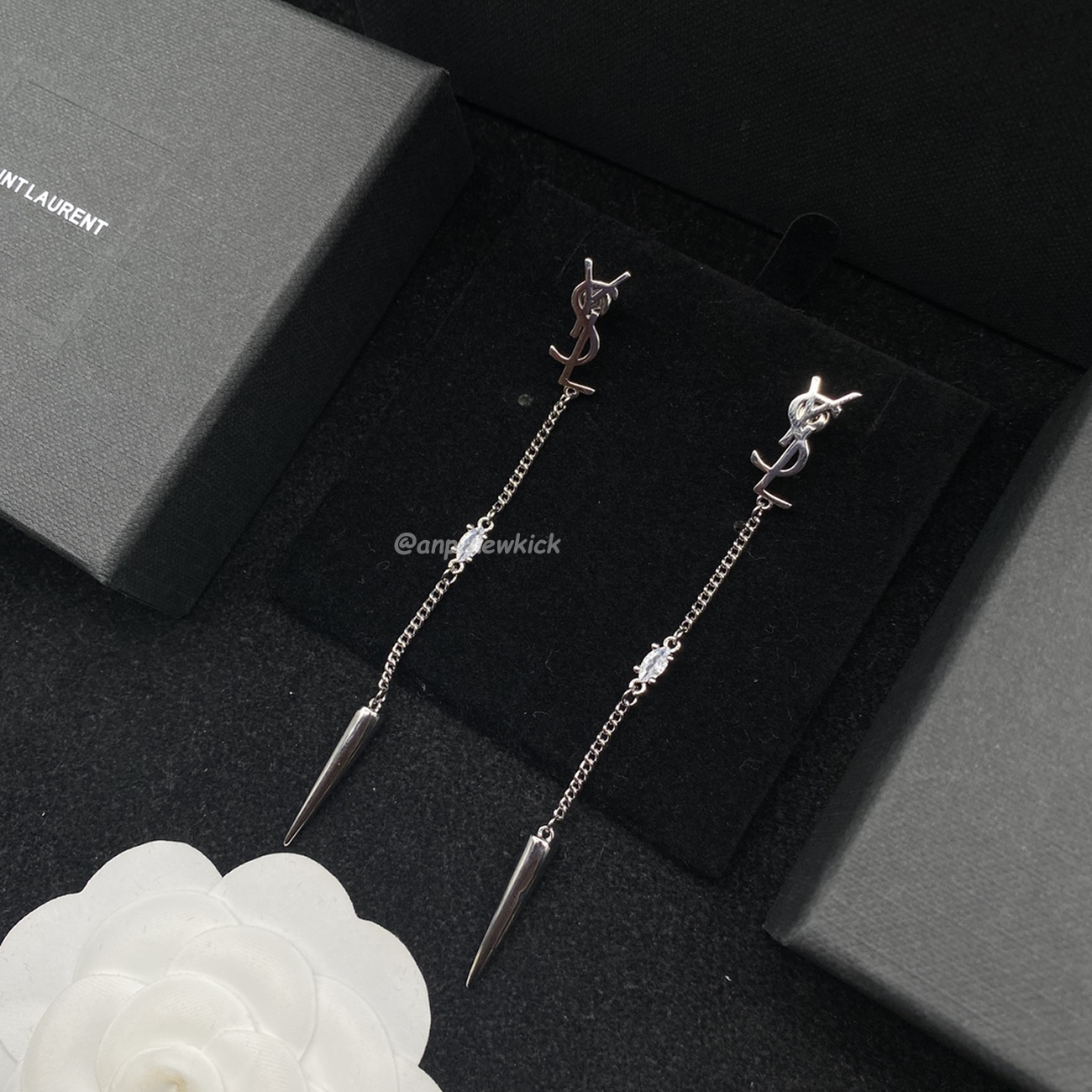 Saint Laurent Ysl Earrings 3 (4) - www.newkick.org Saint Laurent Ysl Earrings 3 (4) - www.newkick.org