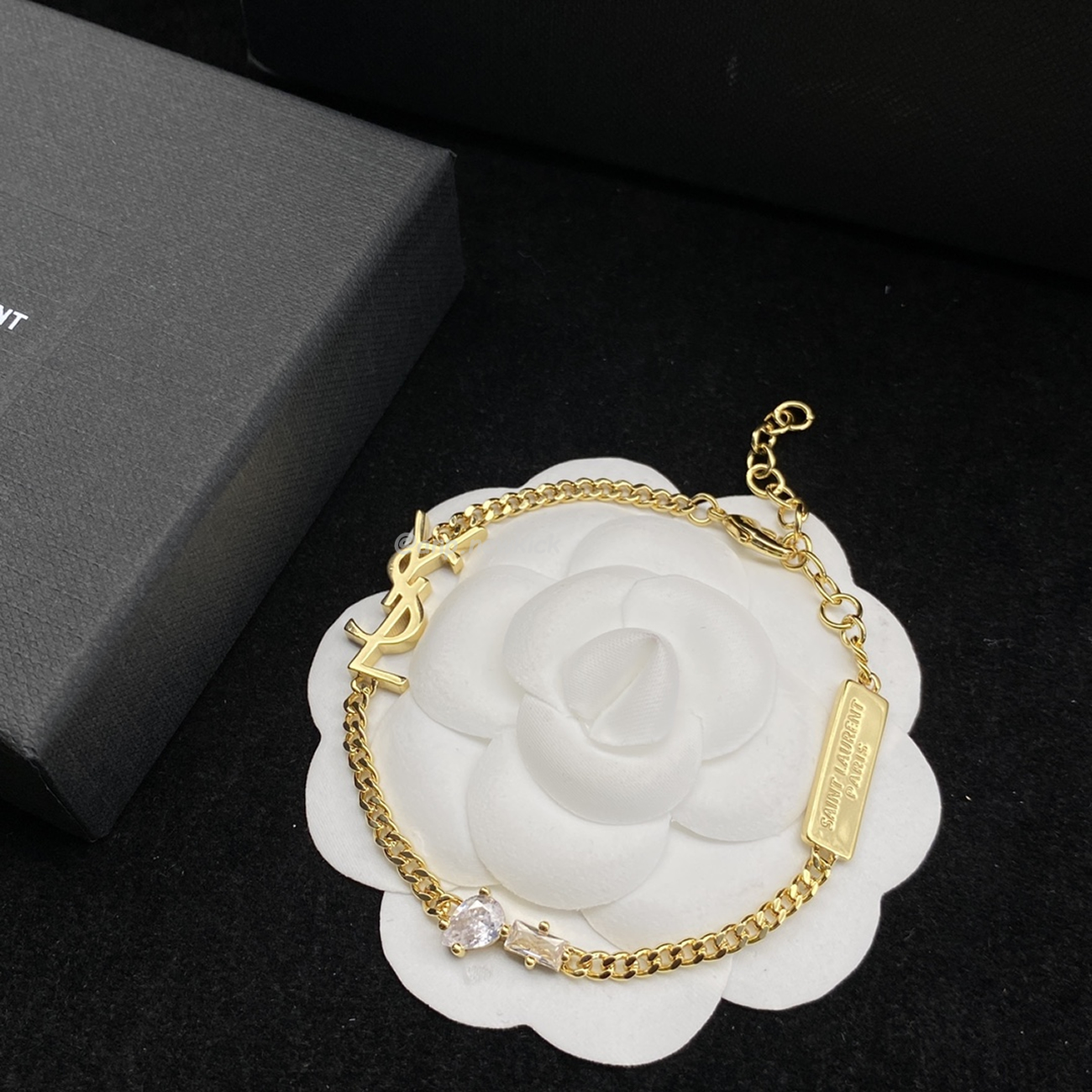 Saint Laurent Opyum Heart Charm Bracelet (4) - www.newkick.vip Saint Laurent Opyum Heart Charm Bracelet (4) - www.newkick.vip