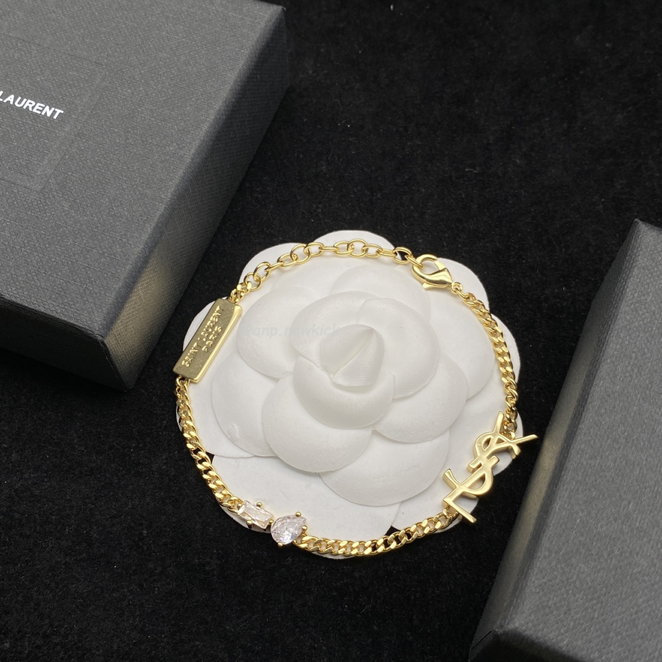 Saint Laurent Opyum Heart Charm Bracelet (5) - www.newkick.vip Saint Laurent Opyum Heart Charm Bracelet (5) - www.newkick.vip
