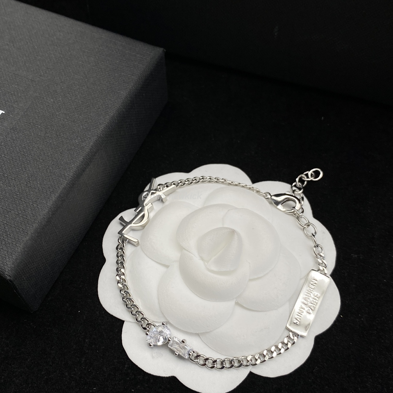 Saint Laurent Opyum Heart Charm Bracelet (6) - www.newkick.vip Saint Laurent Opyum Heart Charm Bracelet (6) - www.newkick.vip