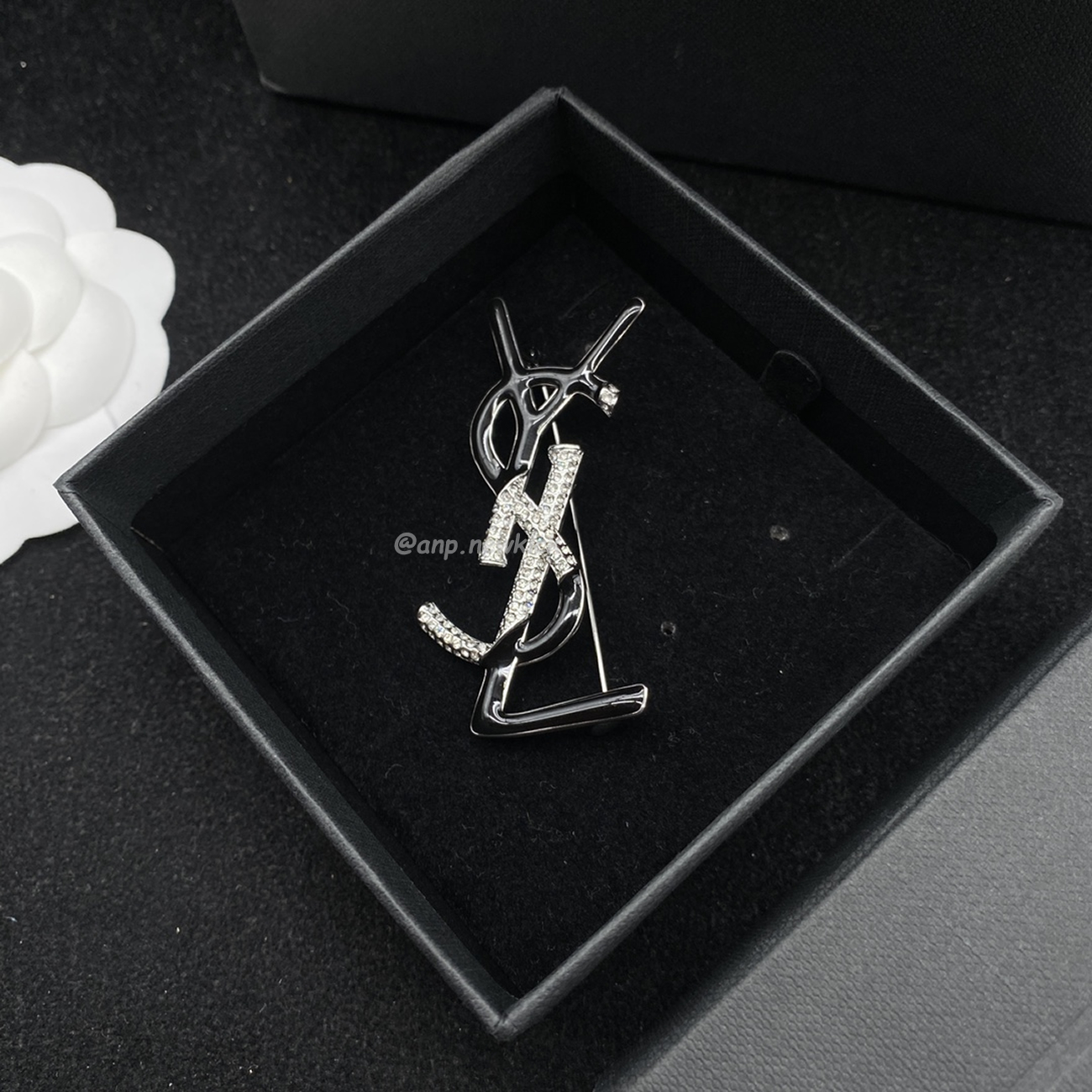 Saint Laurent Ysl Brooch (3) - www.newkick.org Saint Laurent Ysl Brooch (3) - www.newkick.org