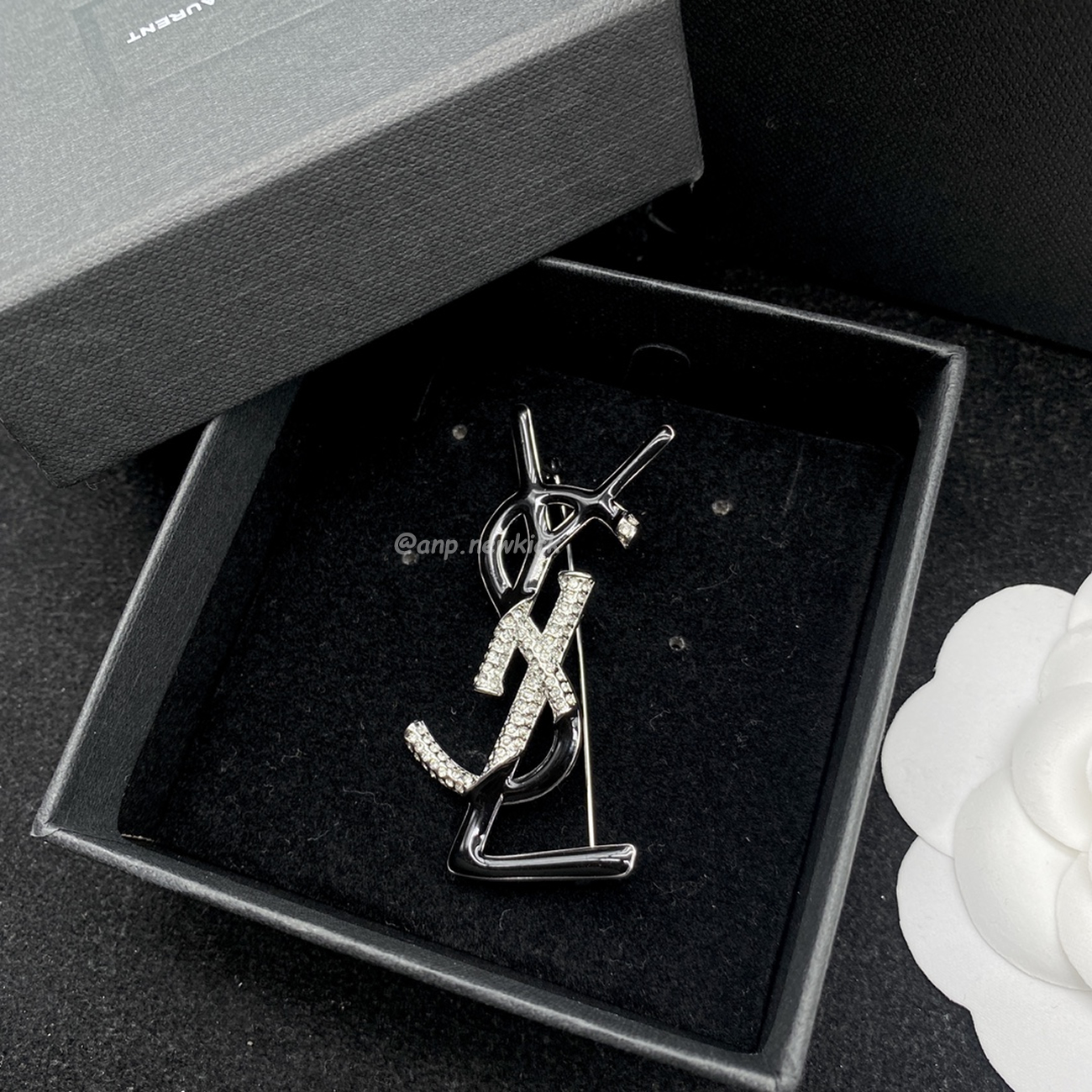 Saint Laurent Ysl Brooch (4) - www.newkick.org Saint Laurent Ysl Brooch (4) - www.newkick.org
