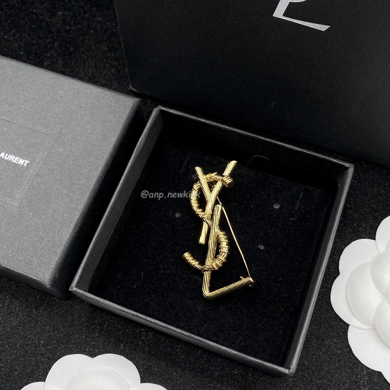 Saint Laurent Ysl Brooch (9) - www.newkick.org Saint Laurent Ysl Brooch (9) - www.newkick.org