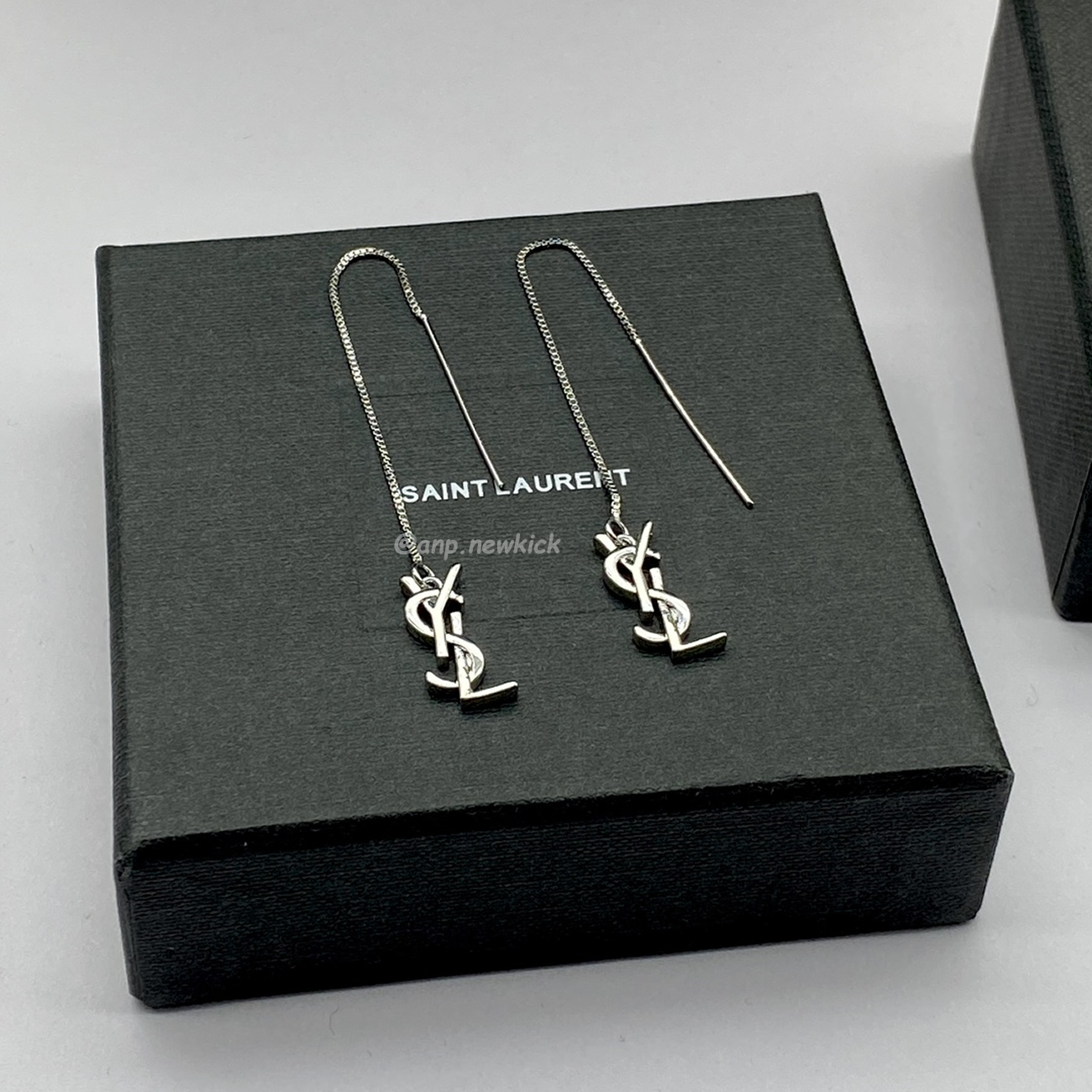 Saint Laurent Opyum Ysl Hanging Earrings (5) - www.newkick.org Saint Laurent Opyum Ysl Hanging Earrings (5) - www.newkick.org