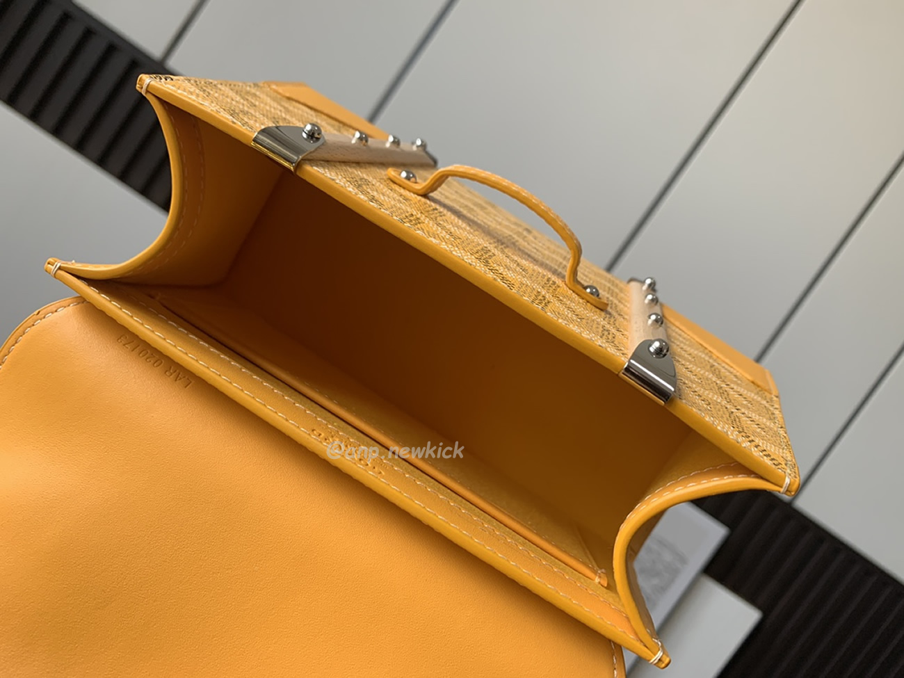 Goyard Saigon Bag Wooden Handle (18) - www.newkick.org Goyard Saigon Bag Wooden Handle (18) - www.newkick.org