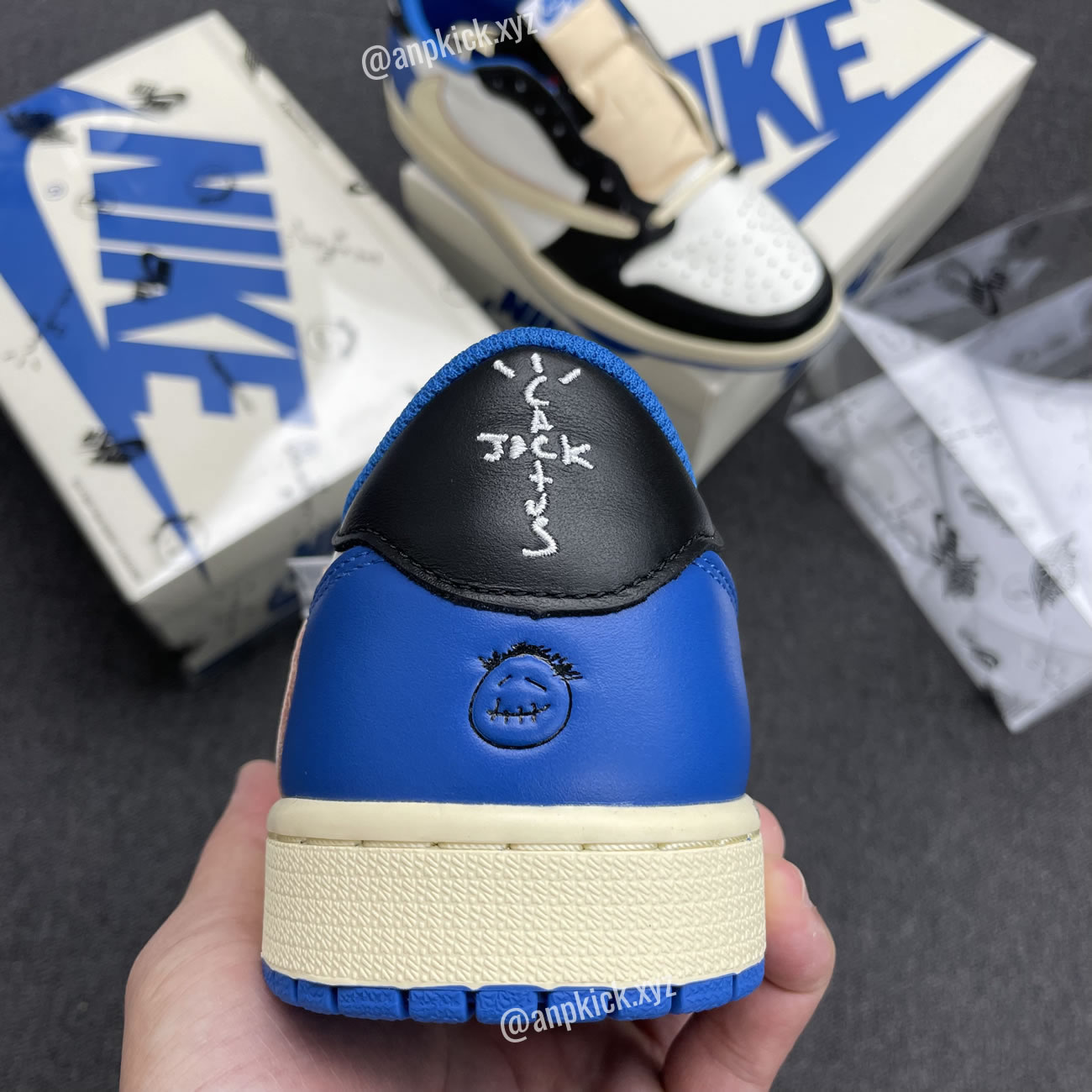 Air Jordan 1 Retro Low OG SP Fragment x Travis Scott DM7866-140