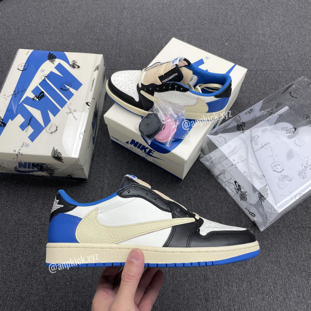 Air Jordan 1 Retro Low OG SP Fragment x Travis Scott DM7866-140