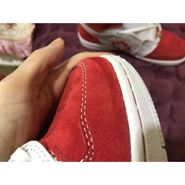 Air Jordan 1 Custom "Drake" aj5998-305