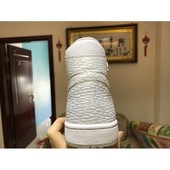 Air Jordan 1 Retro High GS "Pearl White" 832596-100