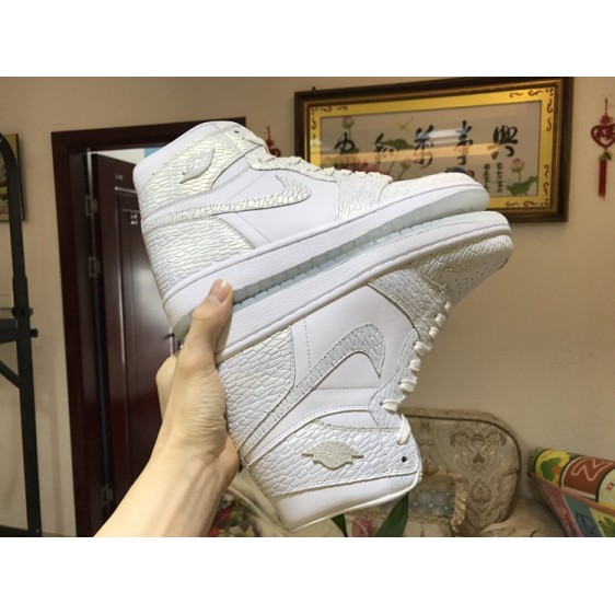Air Jordan 1 Retro High GS "Pearl White" 832596-100