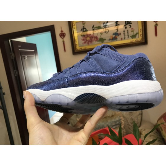 Air Jordan 11 Low GS "Blue Moon" 580521-408