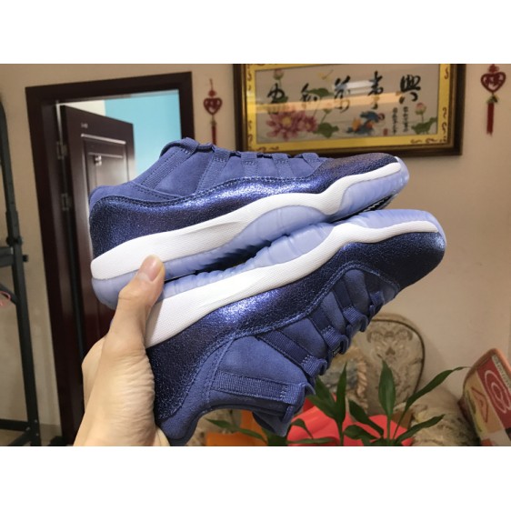 Air Jordan 11 Low GS "Blue Moon" 580521-408