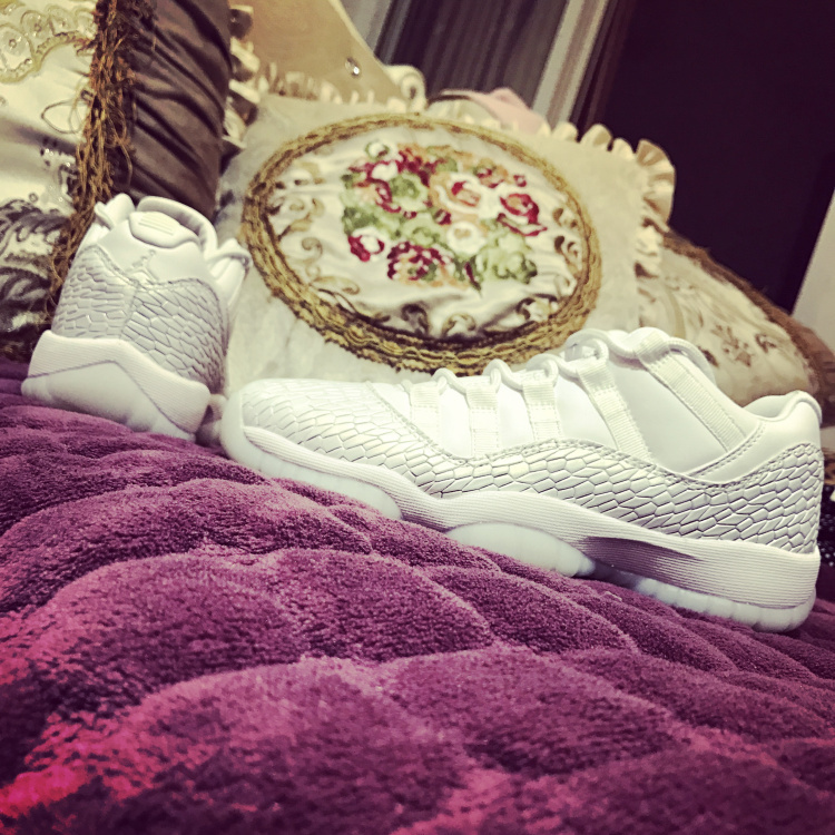 Air Jordan 11 Low GS "Heiress White" 897331-100