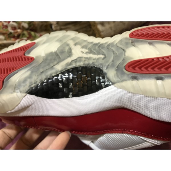 Air Jordan 11 Low "Varsity Red" 528895-102