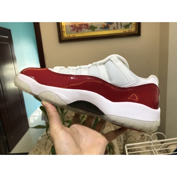Air Jordan 11 Low "Varsity Red" 528895-102