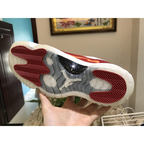 Air Jordan 11 Low "Varsity Red" 528895-102