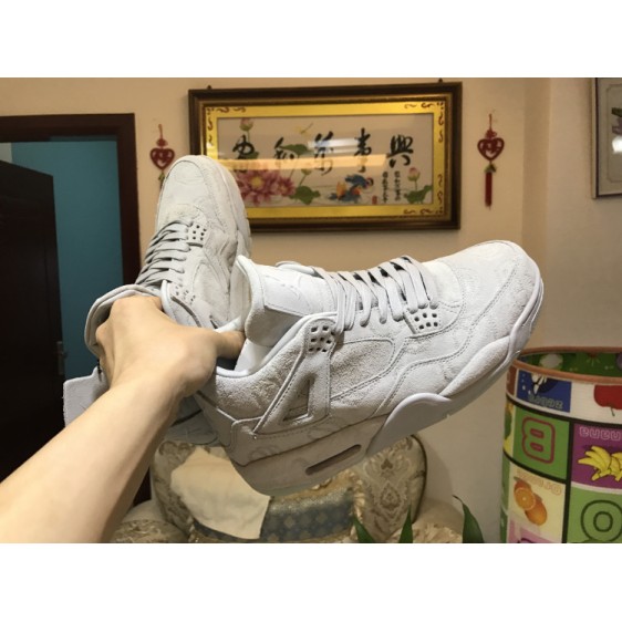 Air Jordan 4 x KAWS White 930155-100