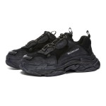 Balenciaga-Triple-S-Triple-Black-2018-Reissue-Pre-Distressed-512176-W09O1-1000-(1)