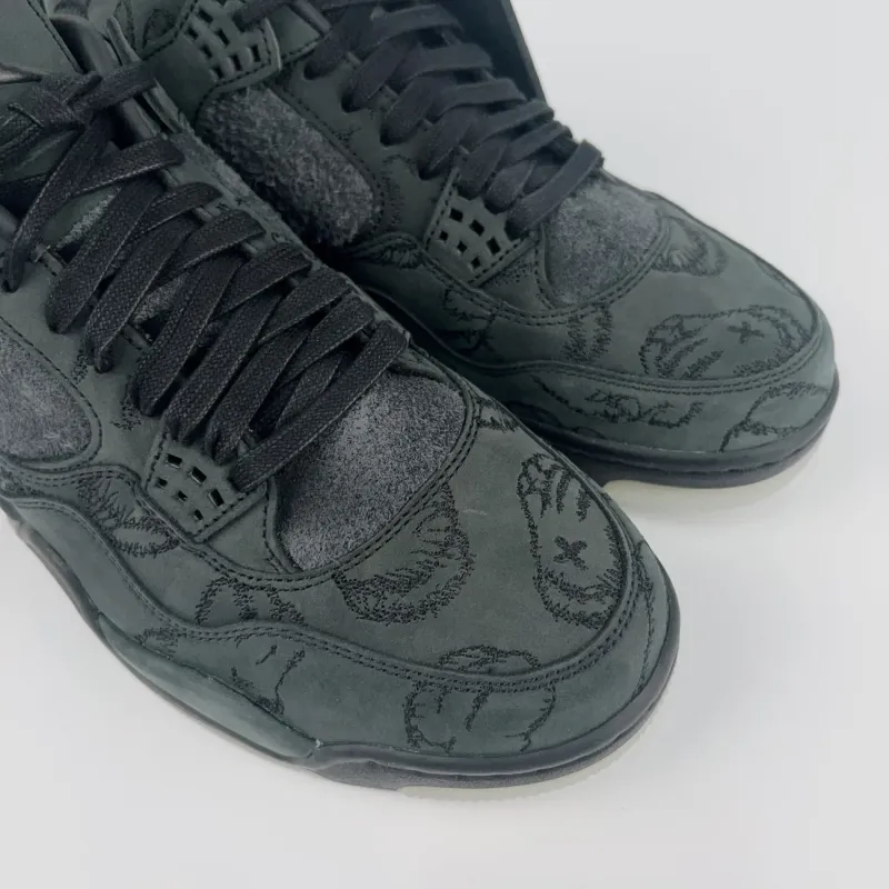 KAWS黑 Kaws Black