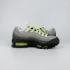 Big Bubble Neon 2025（HM4740-001）