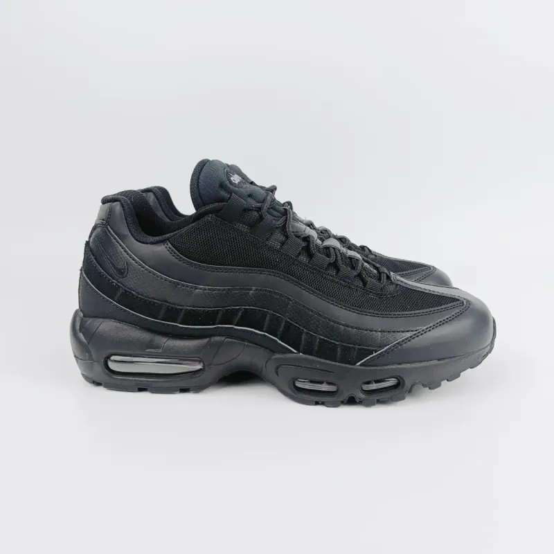 全黑 Triple Black