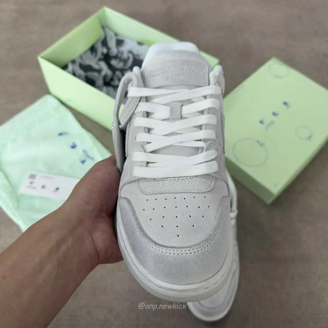 OFF-WHITE Out Of Office OOO Low Tops Vintage Suede Destressed White OMIA189F22LEA0120101