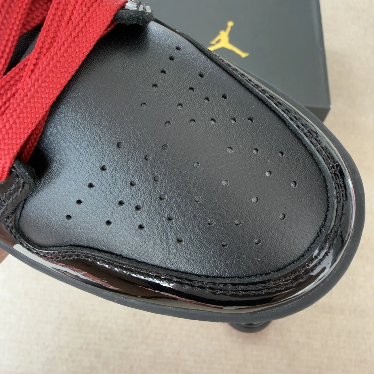 AIR JORDAN 1 LOW GYM BLACK RED 553558-606