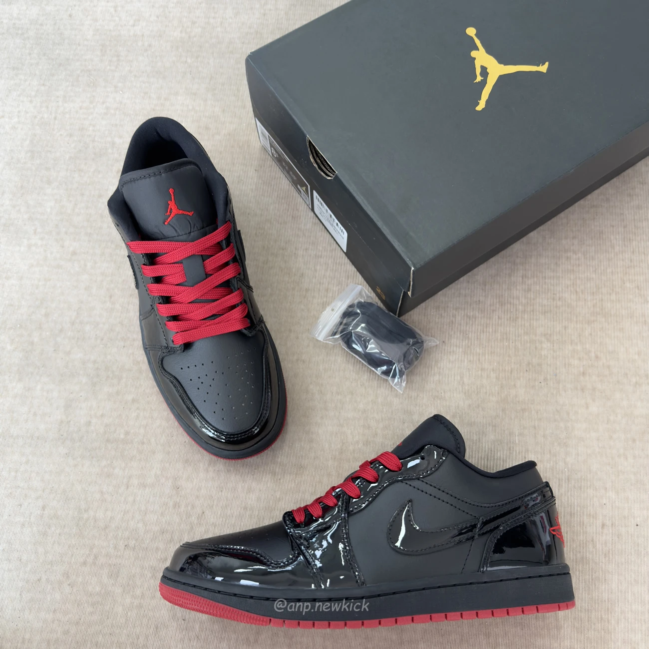 AIR JORDAN 1 LOW GYM BLACK RED 553558-606
