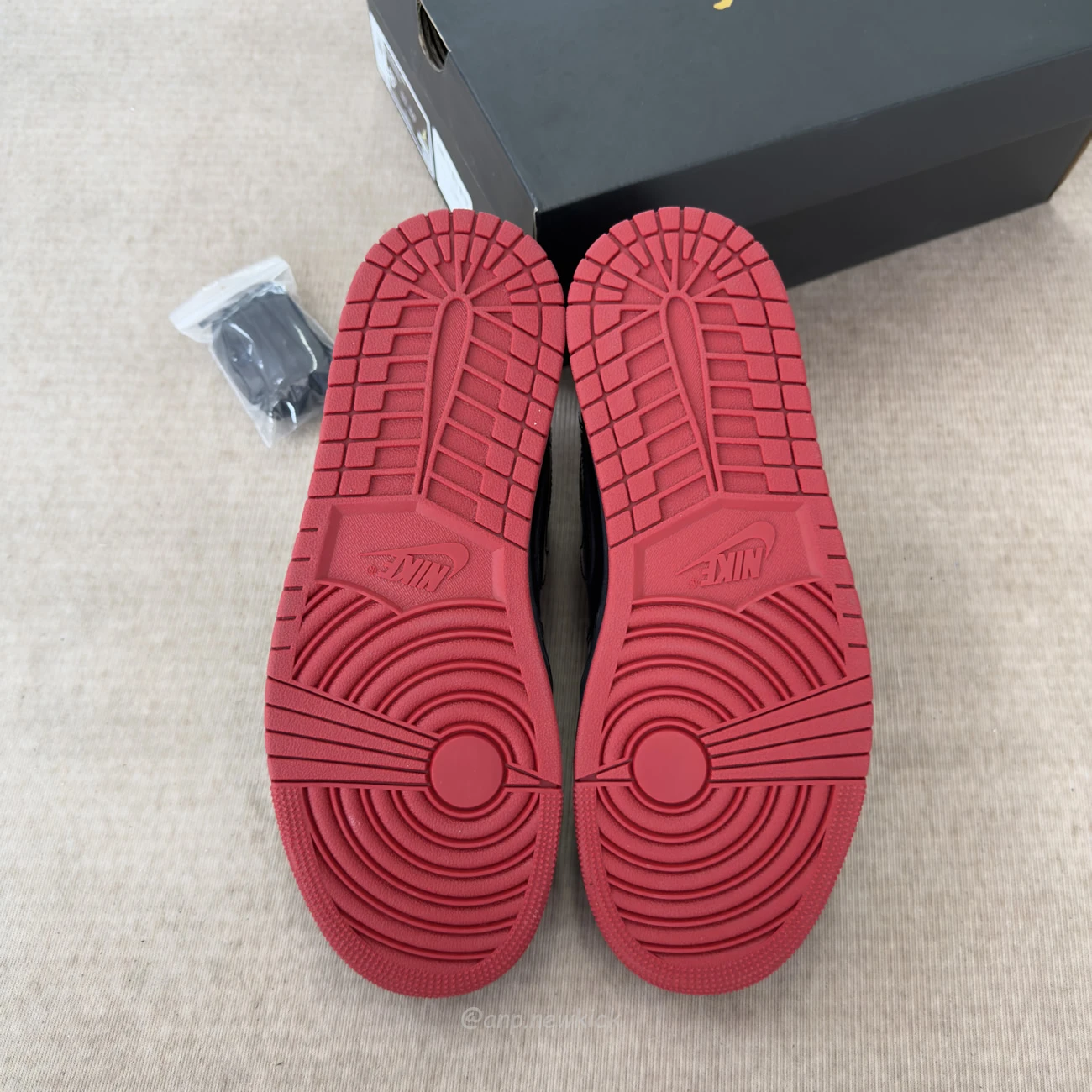 AIR JORDAN 1 LOW GYM BLACK RED 553558-606