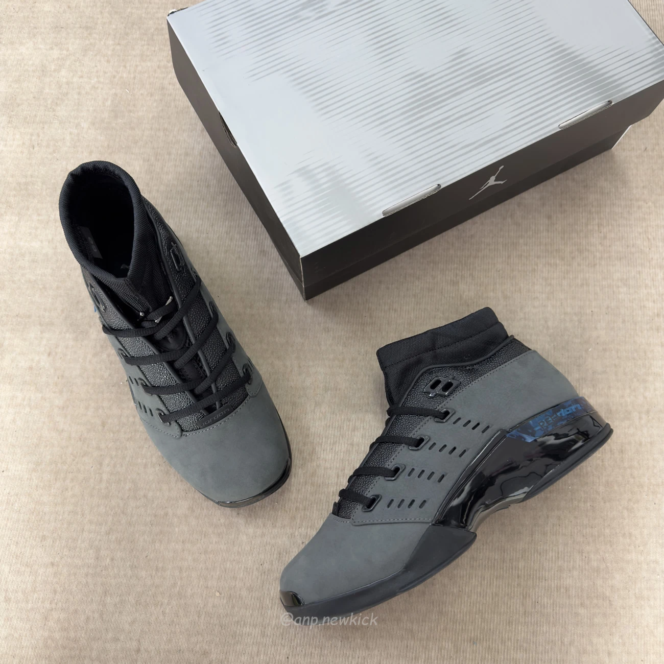 Air Jordan 17 Retro Low Black Pack  IZ2638-001