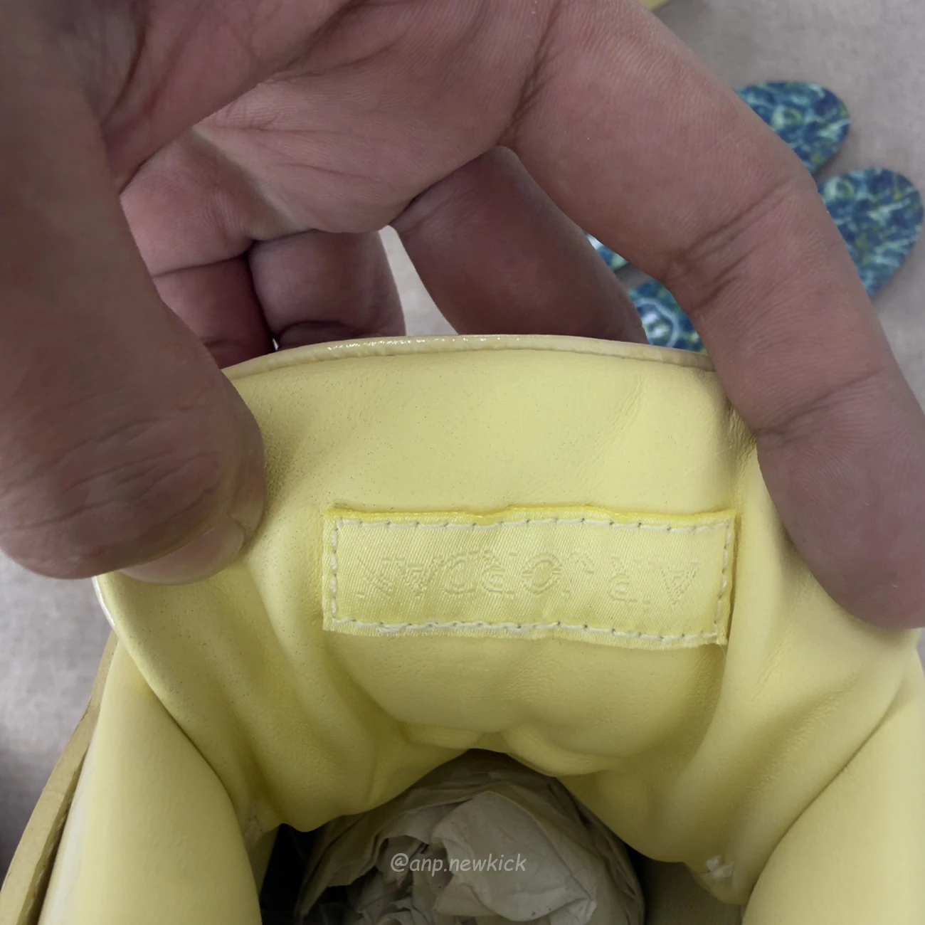Air Jordan 4 Retro J Balvin Lemonade IW2872-700