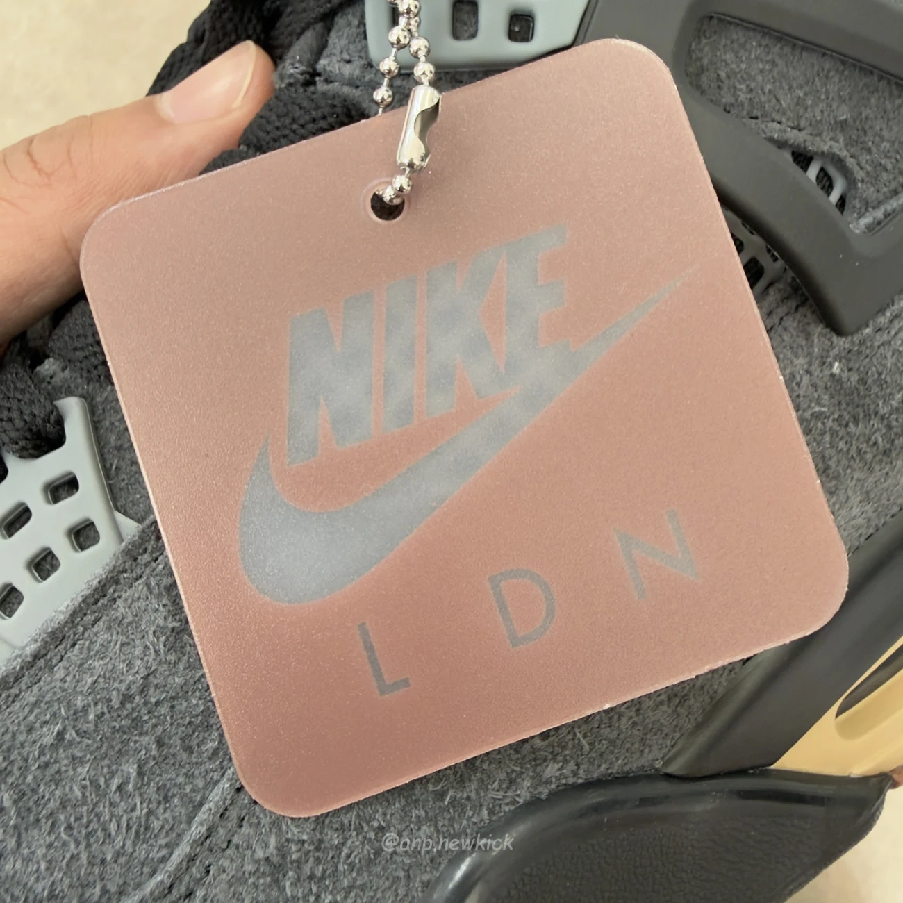 Air Jordan 4 Retro London IV6048-001
