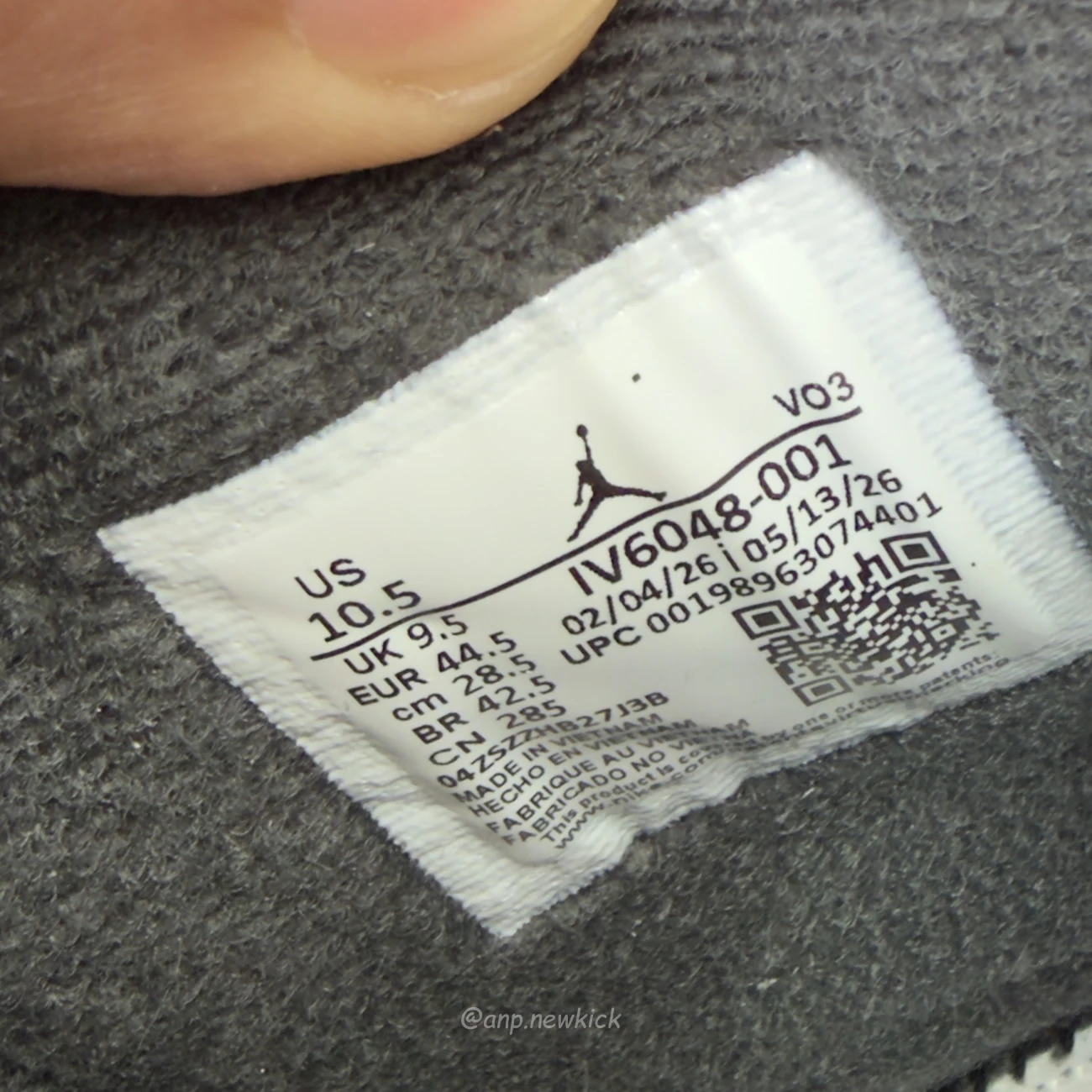 Air Jordan 4 Retro London IV6048-001