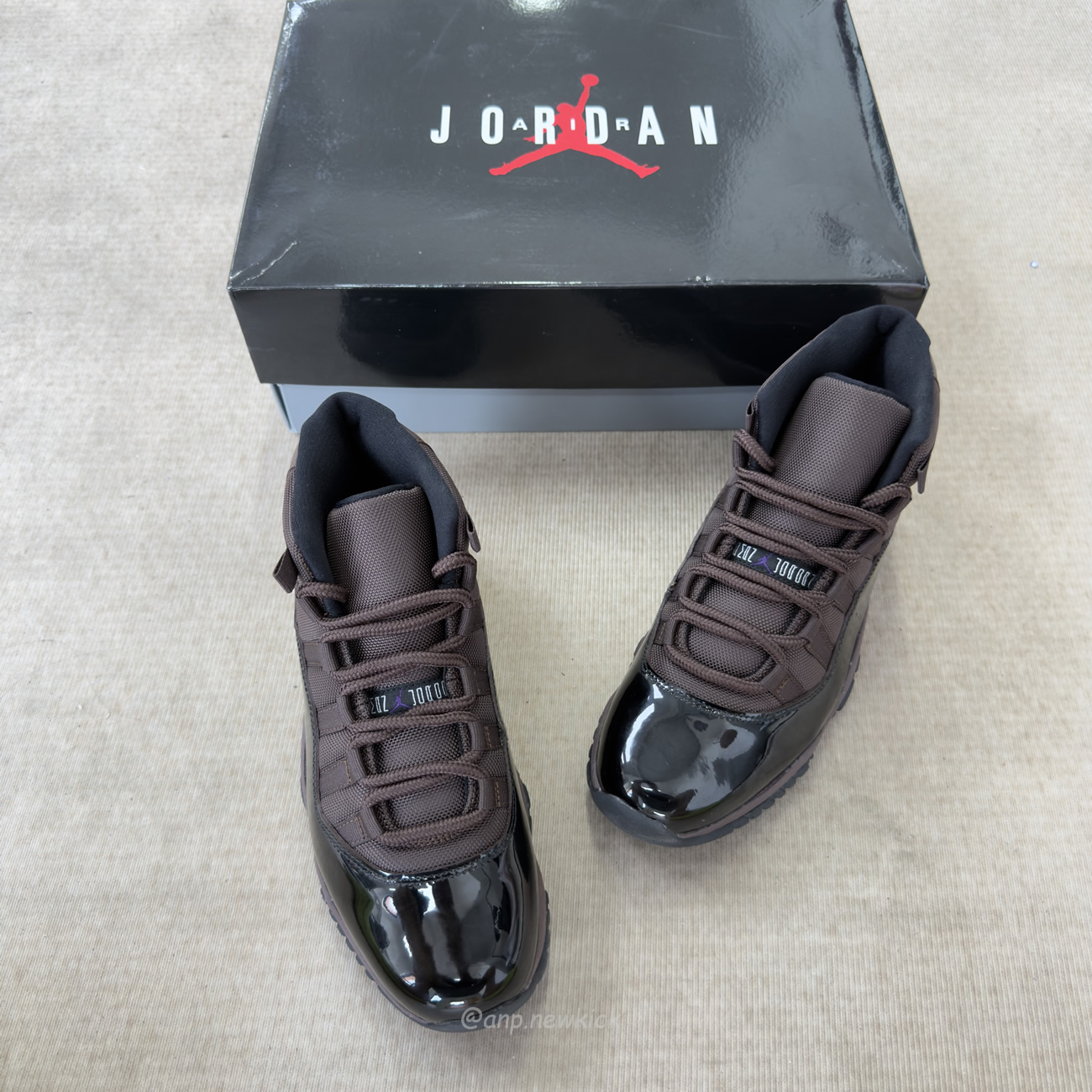 Air Jordan 11 Retro Black Chocolate CT8012-200