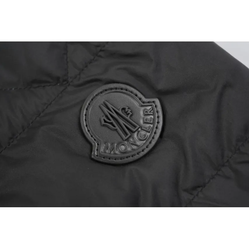 Moncler Lyco Short Logo Quilted Down Jacket - Black