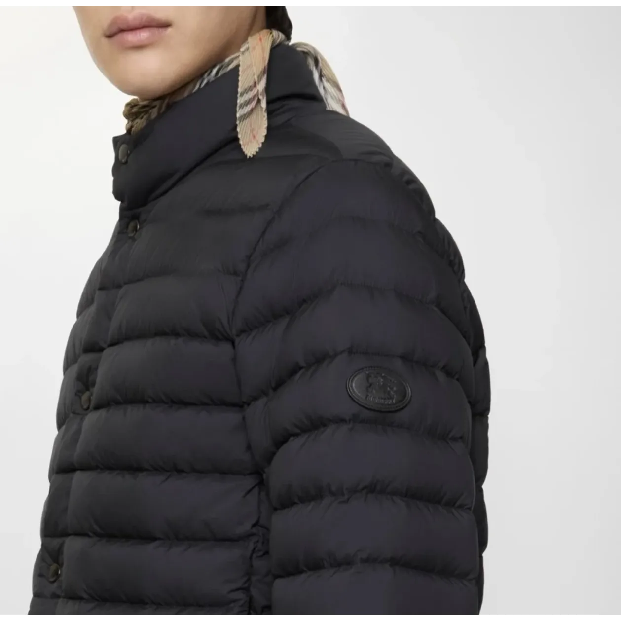 Moncler Lyco Short Logo Quilted Down Jacket - Black