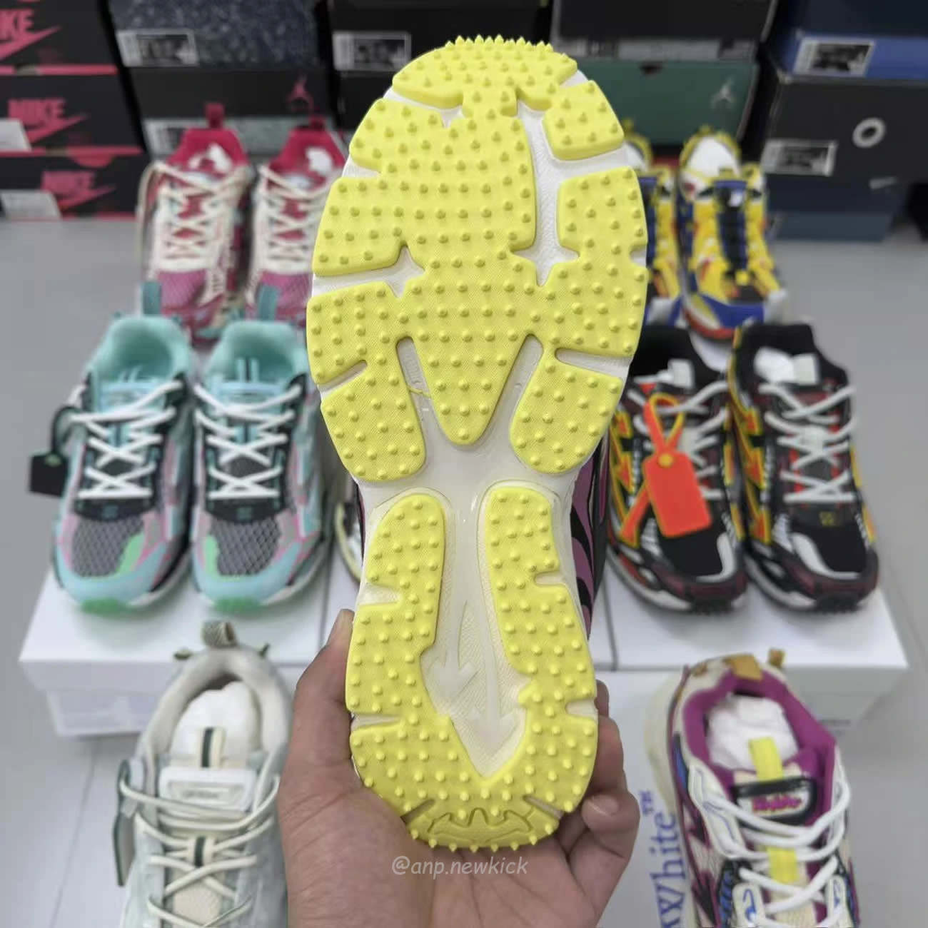 Off White Be Right Back Fishnet Sneakers (3) - www.newkick.vip