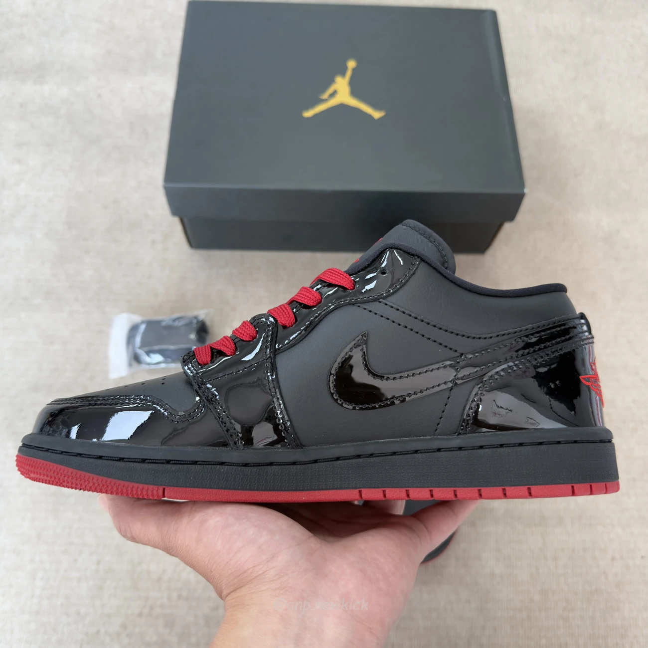 Air Jordan 1 Low Gym Black Red 553558 606 (4) - www.newkick.vip Air Jordan 1 Low Gym Black Red 553558 606 (4) - www.newkick.vip