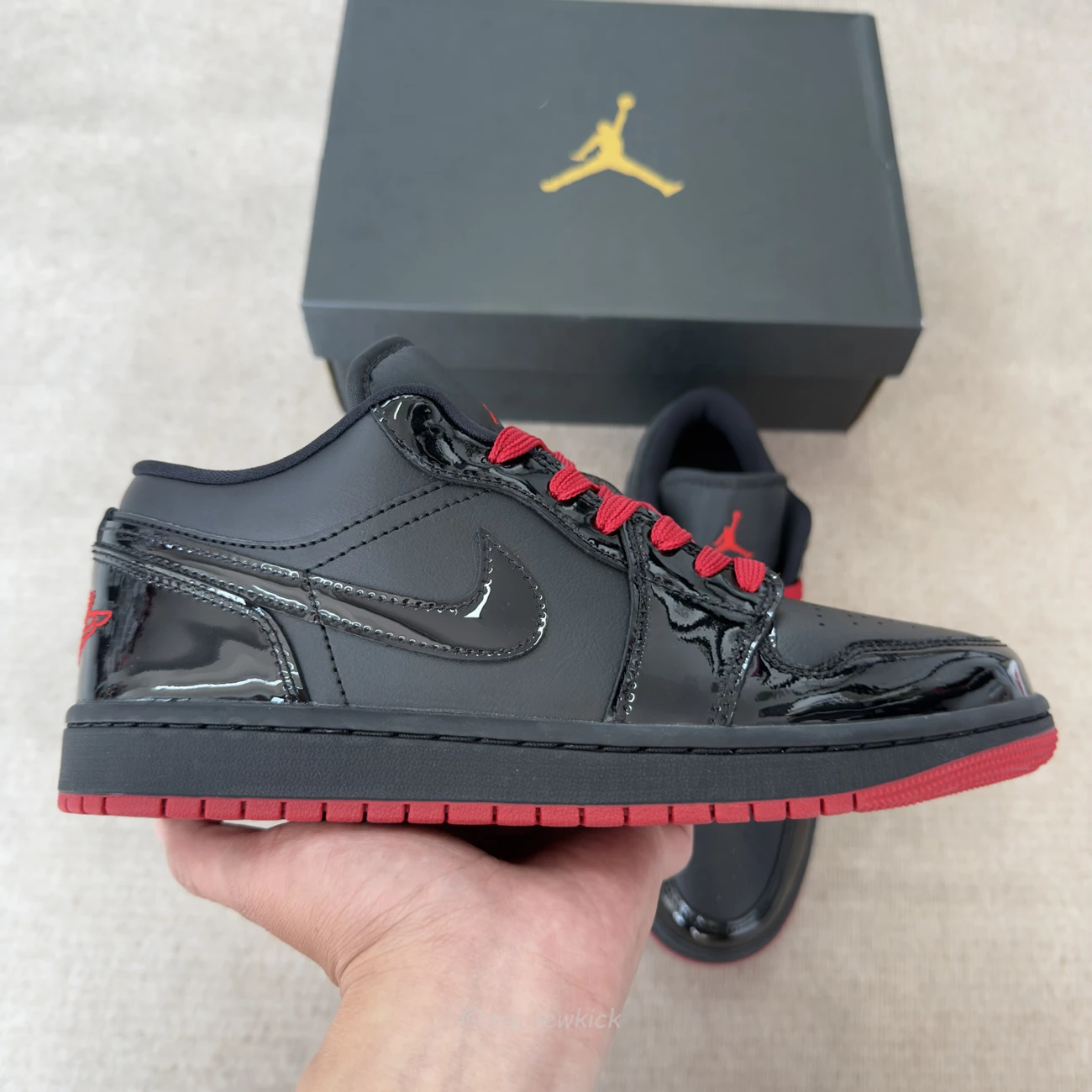 Air Jordan 1 Low Gym Black Red 553558 606 (8) - www.newkick.vip Air Jordan 1 Low Gym Black Red 553558 606 (8) - www.newkick.vip