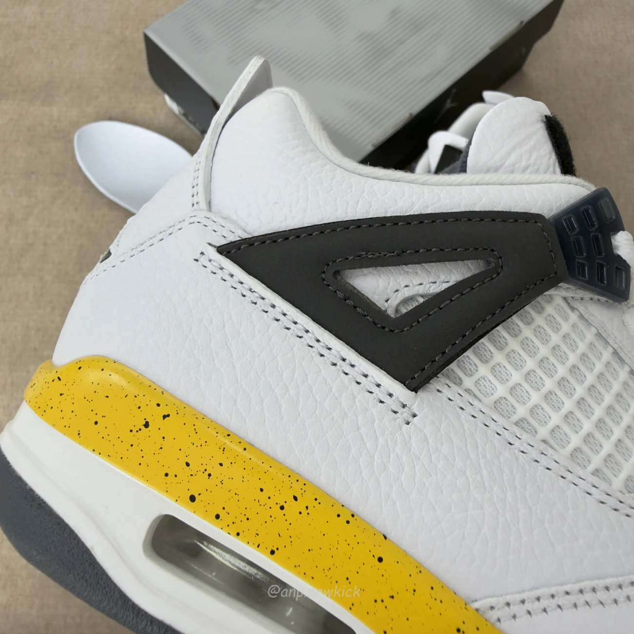 Air Jordan 4 Retro Rare Air Tour Yellow 2026 Io2463 102 (5) - www.newkick.org