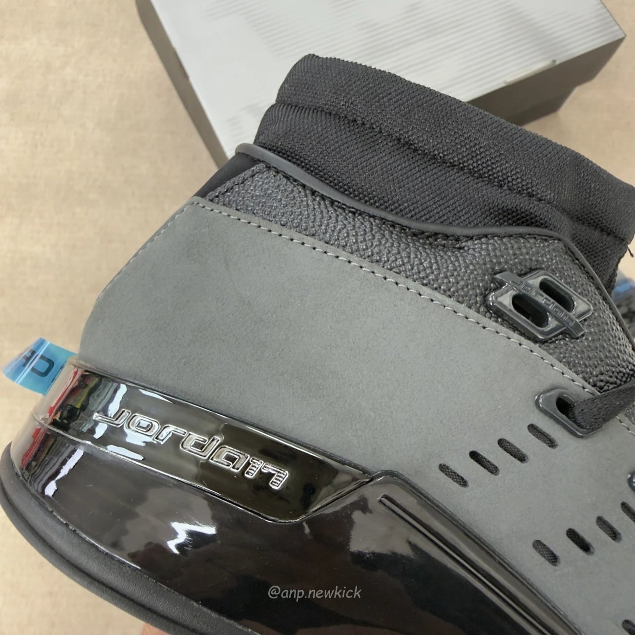 Air Jordan 17 Retro Low Black Pack Iz2638 001 (3) - www.newkick.org