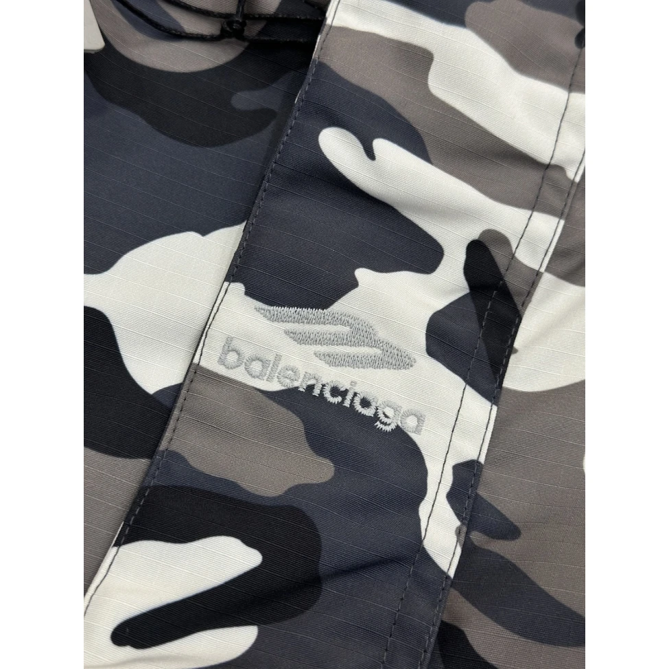 Balenciaga Camouflage Print Ski Jacket Grey (6) - www.newkick.org Balenciaga Camouflage Print Ski Jacket Grey (6) - www.newkick.org