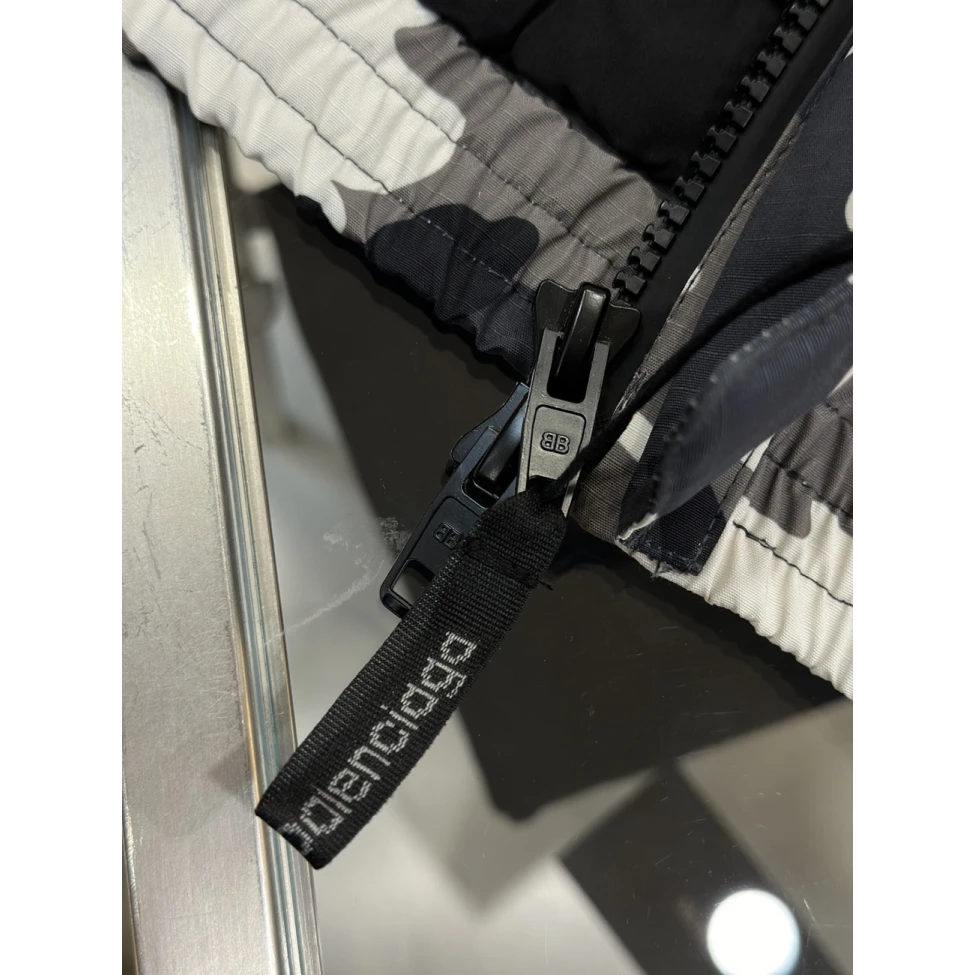 Balenciaga Camouflage Print Ski Jacket Grey (7) - www.newkick.org Balenciaga Camouflage Print Ski Jacket Grey (7) - www.newkick.org