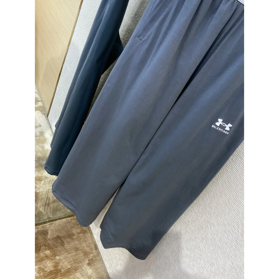 Balenciaga Under Armour Layeredtracksuit In Black For Men (9) - www.newkick.org Balenciaga Under Armour Layeredtracksuit In Black For Men (9) - www.newkick.org