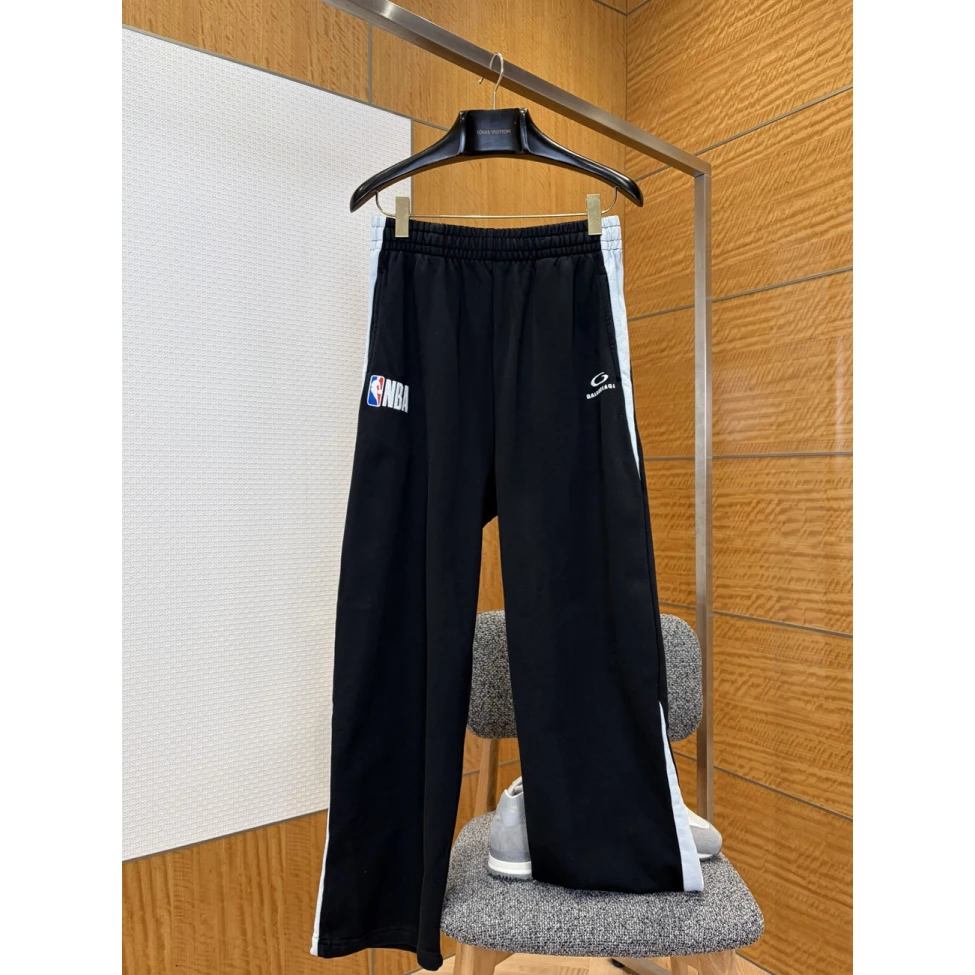 Balenciaga X Nba Collaboration Track Pants Black For Men (2) - www.newkick.org Balenciaga X Nba Collaboration Track Pants Black For Men (2) - www.newkick.org
