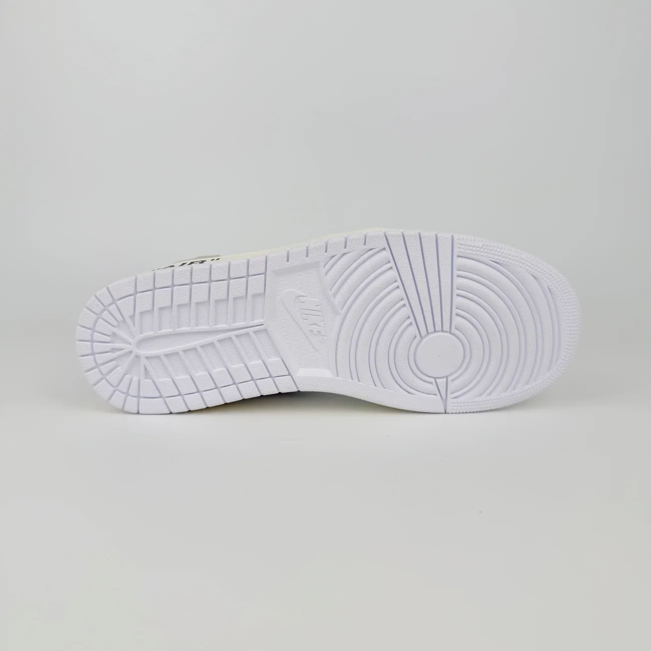 Air Jordan 1 Virgil Abloh Archive Alaska Gx Batch Factory Aa3834 100 (16) - www.gxsole.com Air Jordan 1 Virgil Abloh Archive Alaska Gx Batch Factory Aa3834 100 (16) - www.gxsole.com